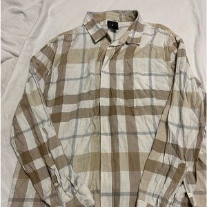 Men’s lightweight plaid button down shirt from H&M